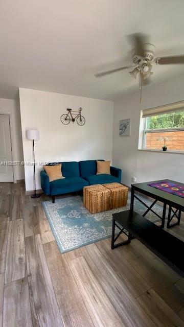 Foto del edificio - 656 NE 82nd St