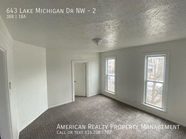 Building Photo - 643 Lake Michigan Dr NW