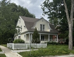 Building Photo - 512 W Clark St