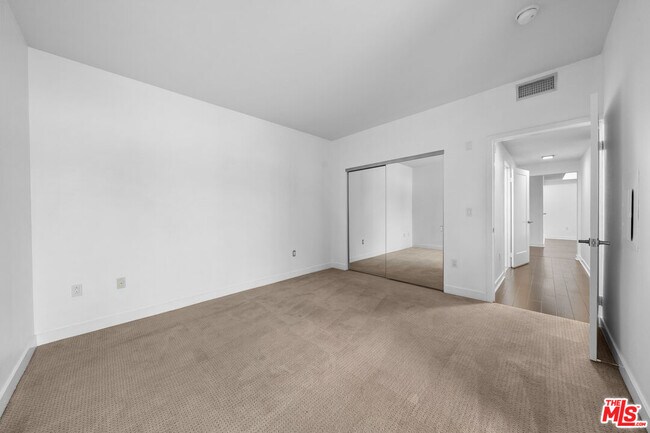 Foto del edificio - 436 S Virgil Ave