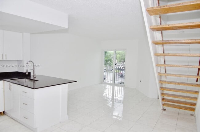 Foto del edificio - 8660 NW 6th Ln