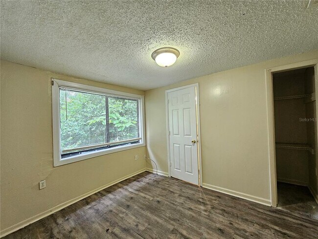 Foto del edificio - 1504 E 99th Ave