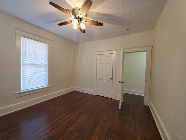 Building Photo - 1160 Tanglewood St