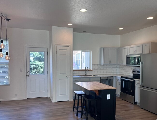 Building Photo - 7350 Countryside Grove
