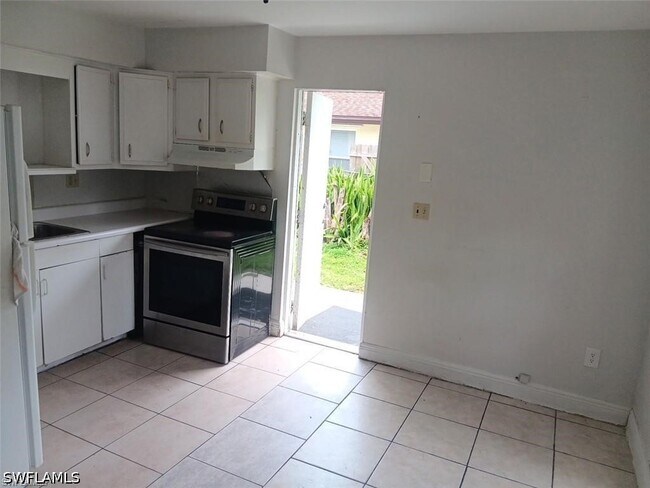 Foto del edificio - 10897 Goodwin St