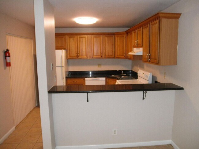 Foto del edificio - 4950 Cherry Rd