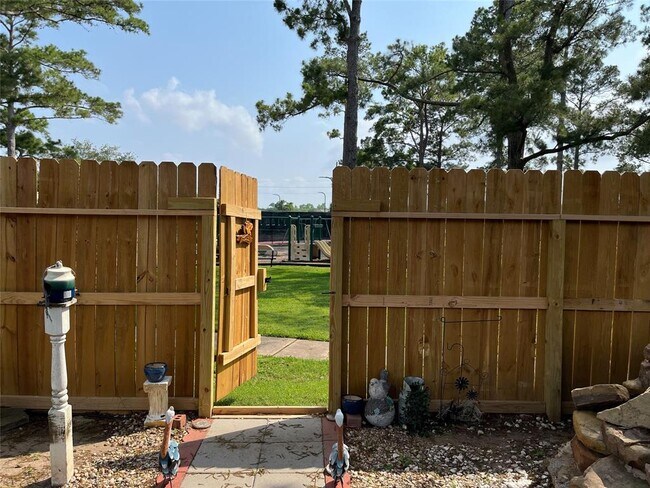 Building Photo - 24811 Valleylight Dr