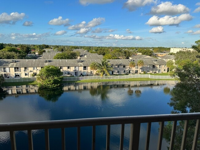 Foto del edificio - 15231 SW 80th St