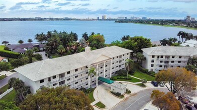 Building Photo - 3635 Whitehall Dr