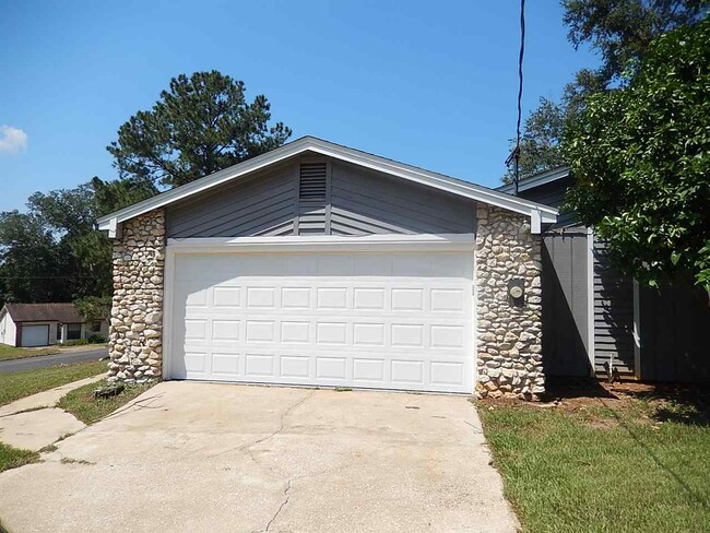 Building Photo - 2338 Eastgate Way