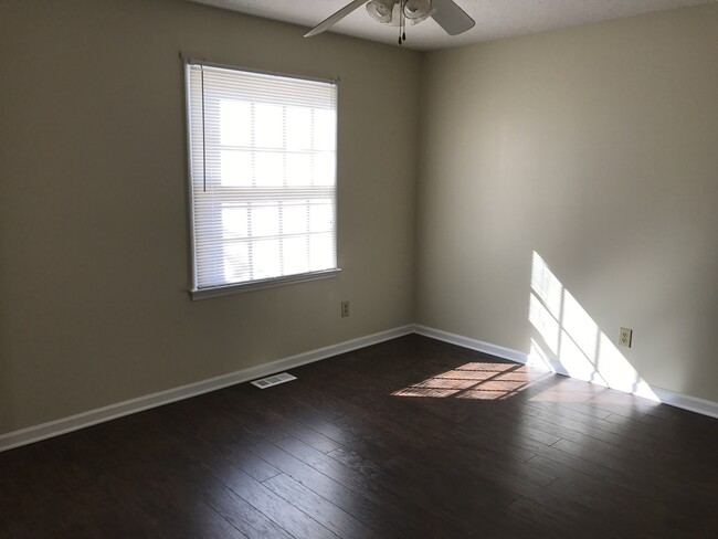 Foto del edificio - 3 Bed, 1.5 Bath House