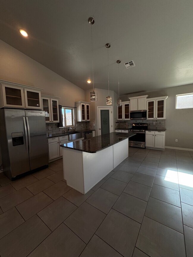 Foto del edificio - Beautiful Home in Great Location-, $500 off first months rent