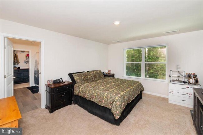 Foto del edificio - 454 Currant Cir