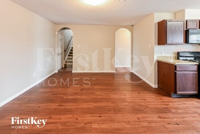 Foto del edificio - 811 Sun Prairie Dr