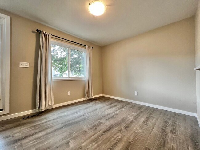 Foto del edificio - Charming 2 Bed 1.5 Bath Townhome in West Fort Collins!