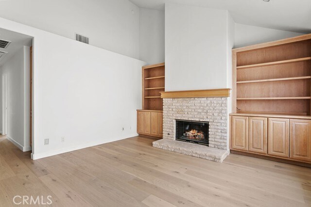 Foto del edificio - 426 Goldenrod Ave