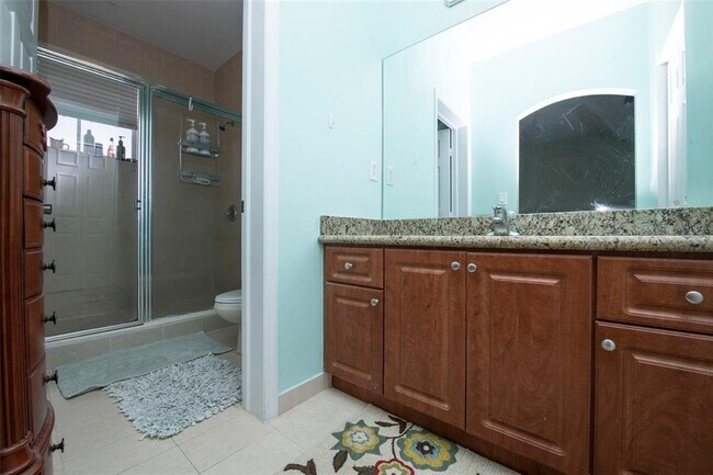 Foto del edificio - 814 SW 143rd Ter