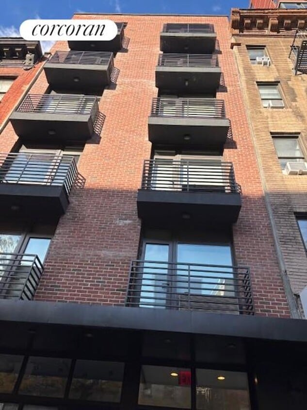 Primary Photo - 821 9th Ave