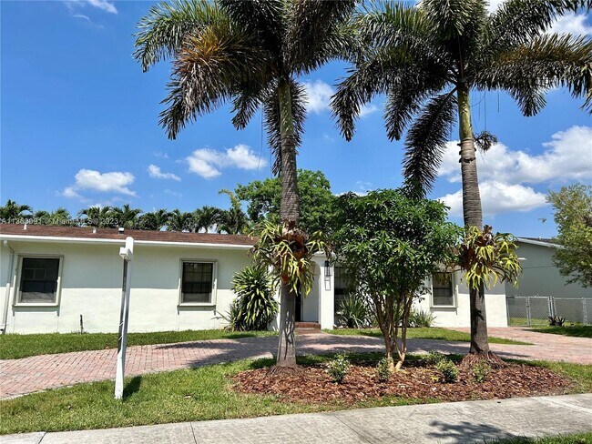 Foto del edificio - 7500 SW 133rd Ave