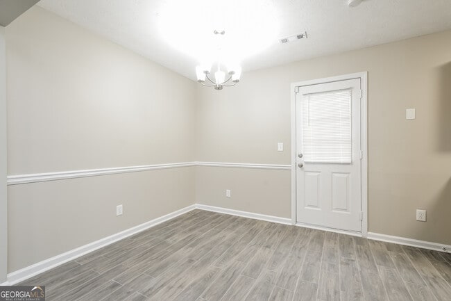 Building Photo - 145 Fairclift Dr