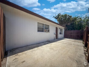 Building Photo - 3455 Hi St