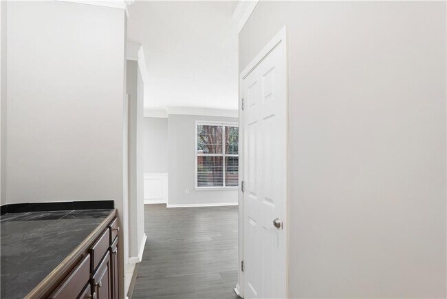 Foto del edificio - 1106 Westchester Ln NE