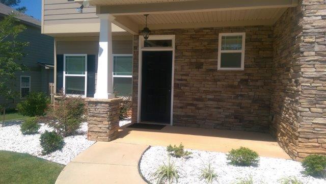 Building Photo - 4 Bedroom 2.5 Baths 2 Car Garage North Col...