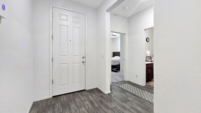 Building Photo - Beautiful and Spacious Cortana at Desert Oasis Home!! Community Pool!