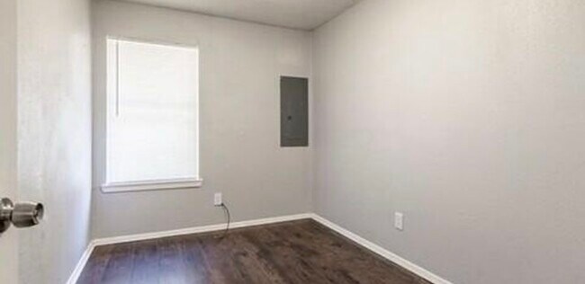 Foto del edificio - 5120 Humbert Ave