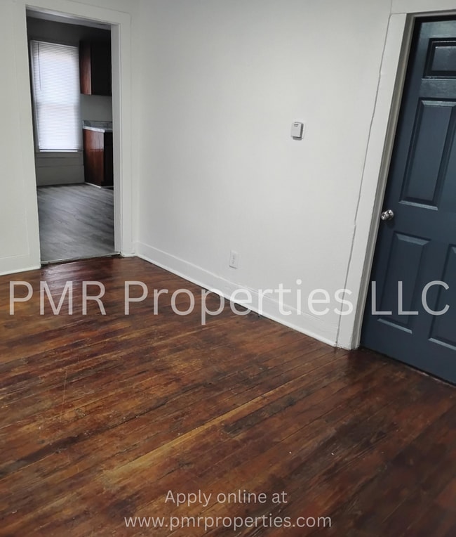 Building Photo - 2 Bedroom/ 1 Bathroom House