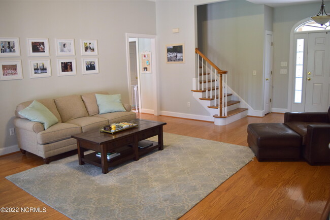 Building Photo - 7004 Hallstead Ct