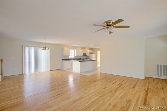 Foto del edificio - 9469 Glass Rd