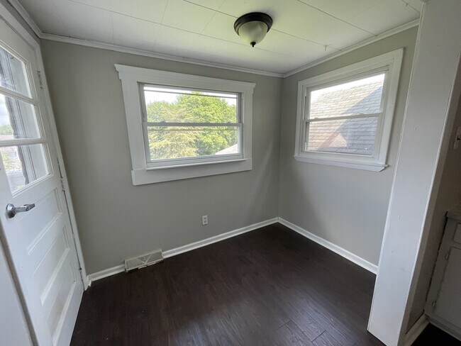 Building Photo - 708 Wayne Ave