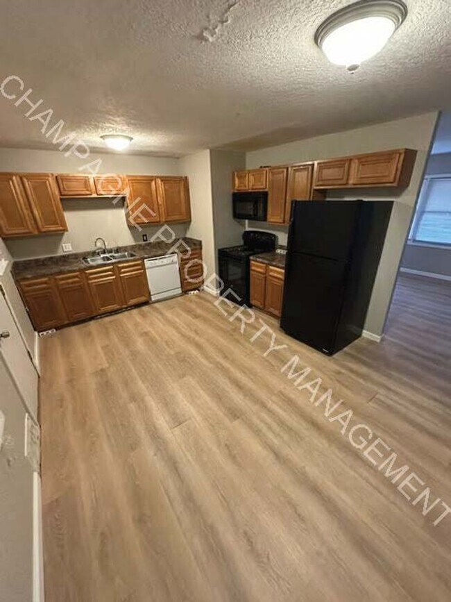 Building Photo - Updated Single Family Home in KC