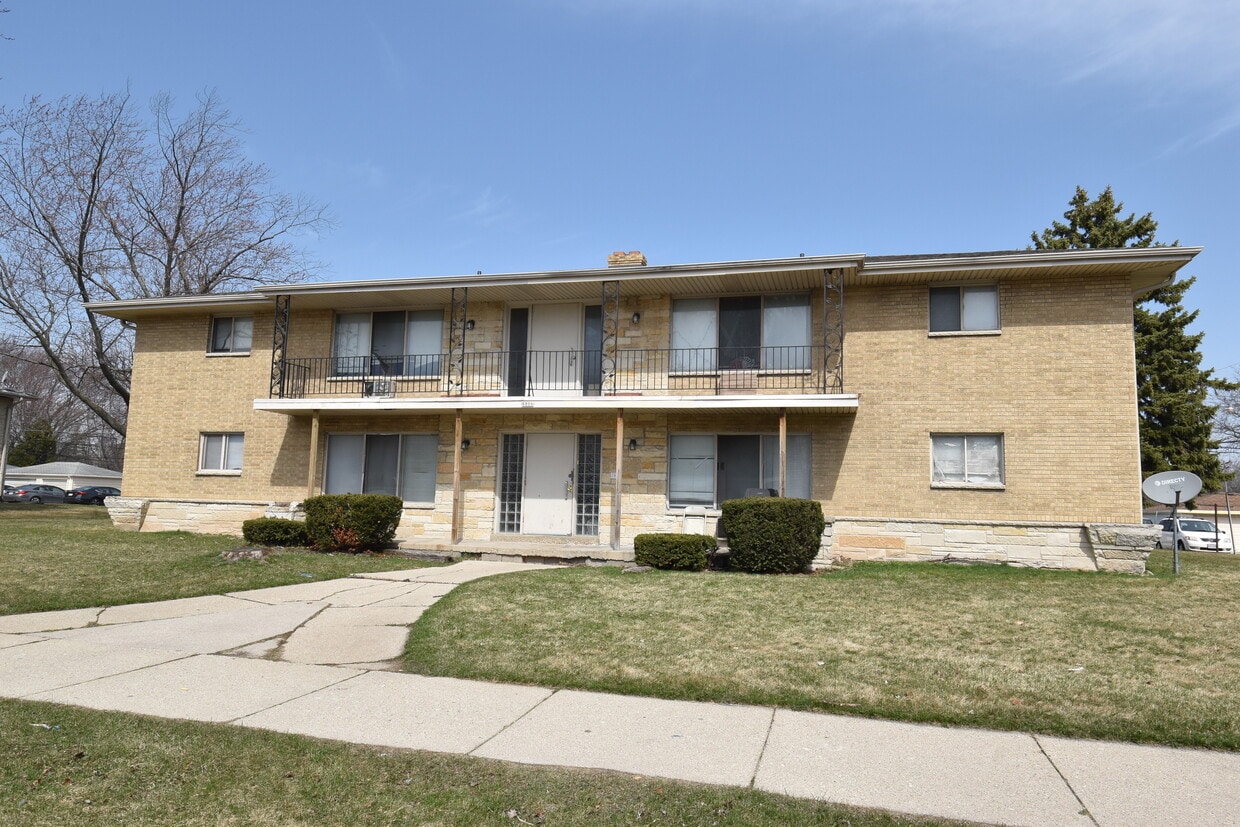 Primary Photo - 8806 W Villard Ave