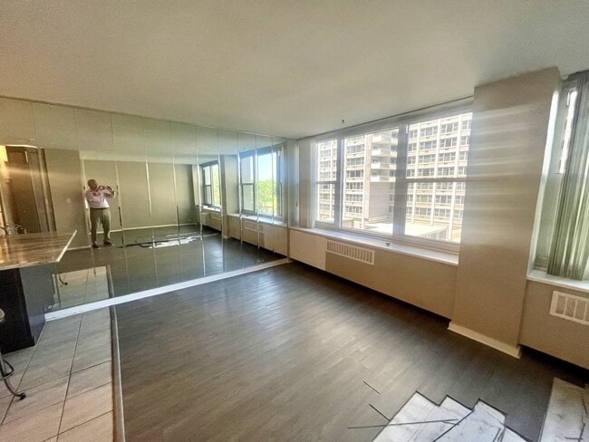 Building Photo - 4250 N Marine Dr