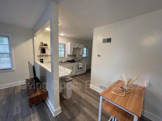Foto del edificio - 4538 Knox St