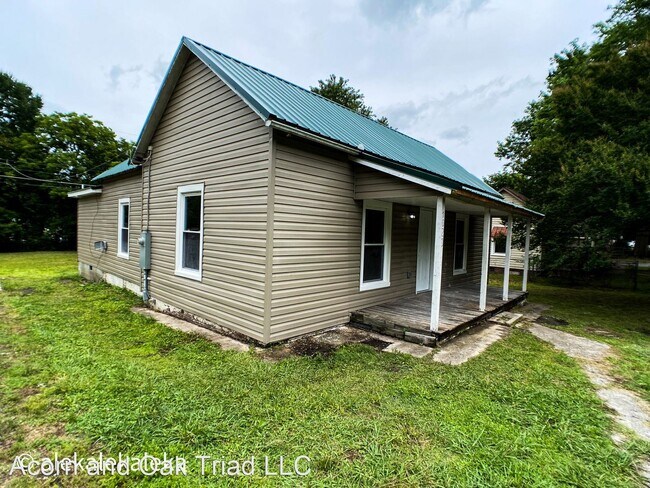 Building Photo - 3 br, 2 bath House - 1021 N Park Ave