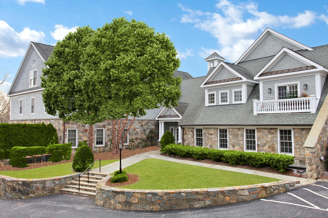 Main Entrance - 2 Dearfield Dr