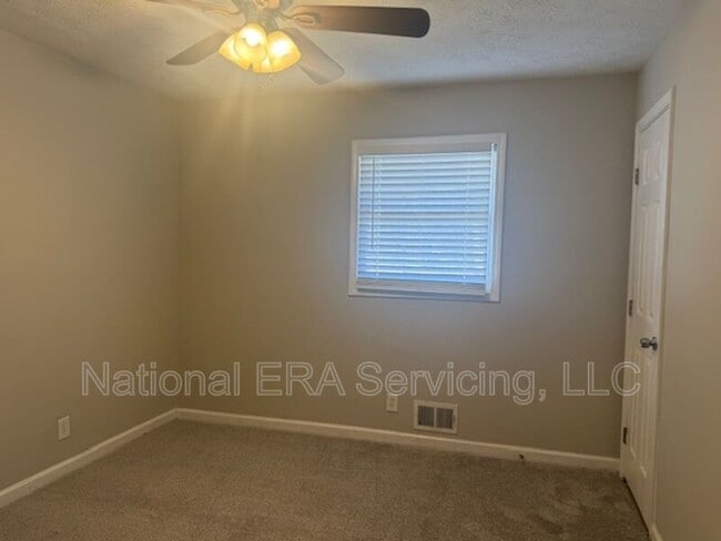 Building Photo - 103 Forest Wood Dr