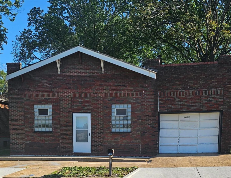 Primary Photo - 1027 Garth Ave