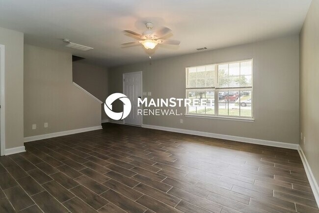 Foto del edificio - 3 Bedroom Pet-Friendly Home in CONCORD, NC...