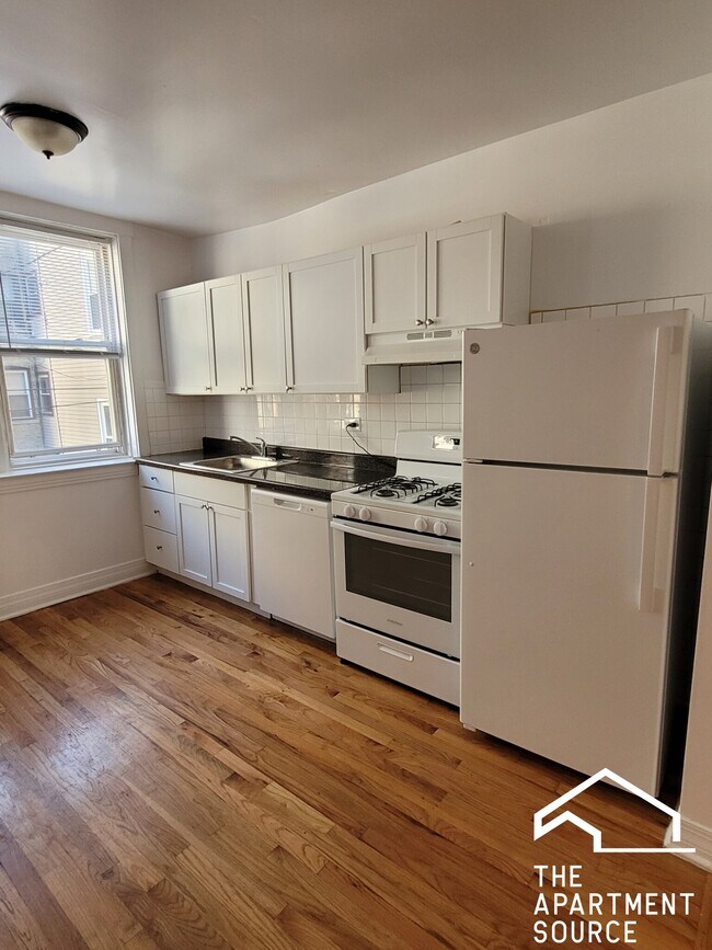 Foto del edificio - 5028 N Springfield Ave