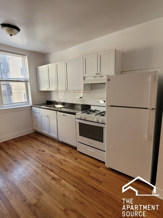 Photo - 5028 N Springfield Ave Apartment