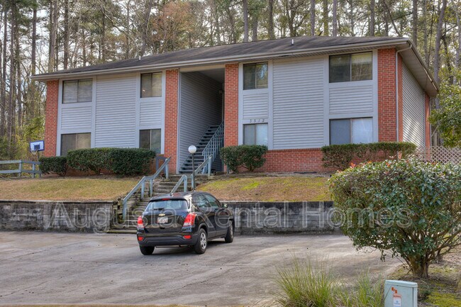 Foto del edificio - 3512 Woodlake Rd