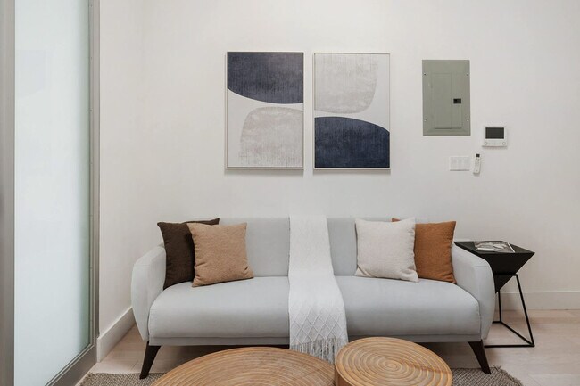 Foto del edificio - 317 E 78th St