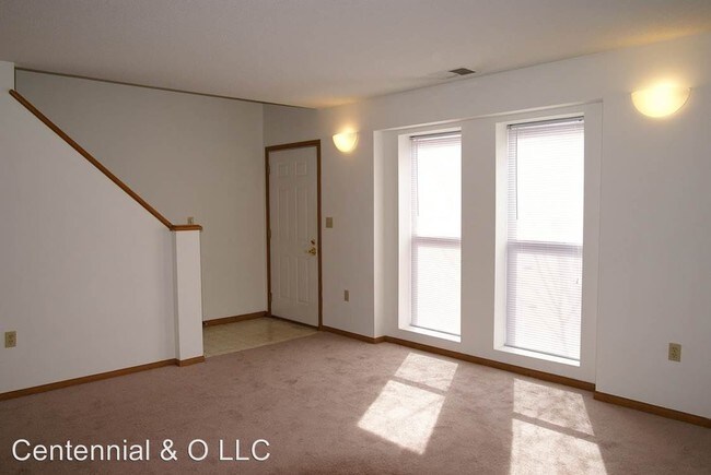 Building Photo - 121-121 Centennial Mall S