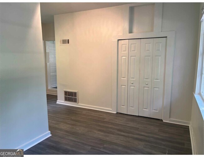 Foto del edificio - 806 Briarcliff Rd NE