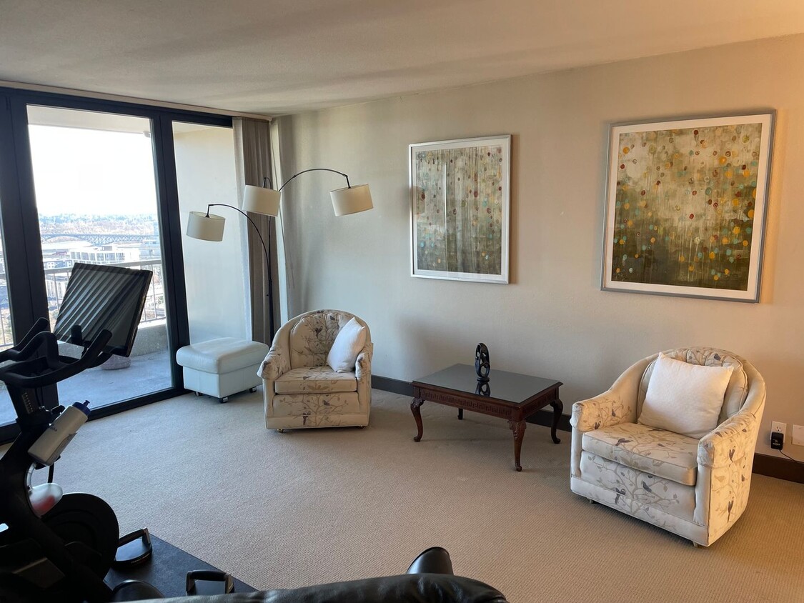 Primary Photo - Lovely 2 bedroom 2 bath condo with a river...
