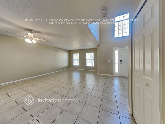 Foto del edificio - 356 Fish Hawk Dr